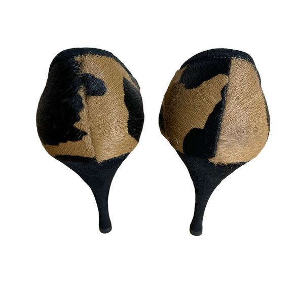 Stuart Weitzman Tan & Black Holstein Calf Hair Suede trim Round Toe Stiletto Hee - Picture 2 of 11